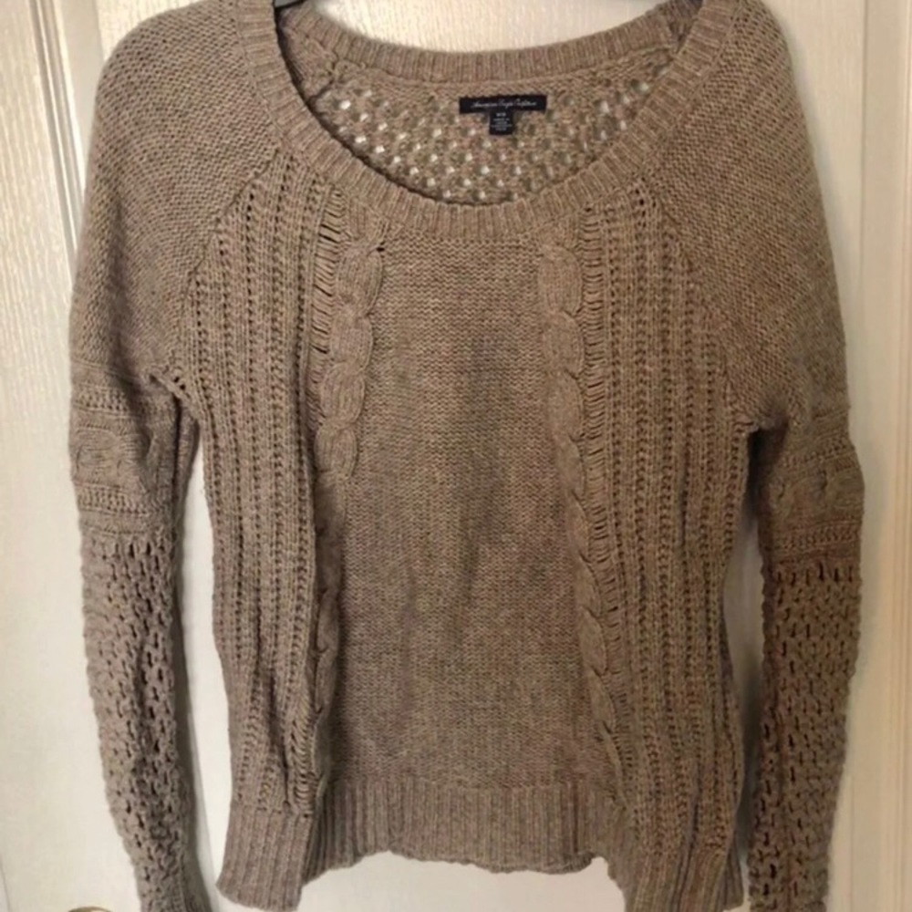 American Eagle lightweight sweater